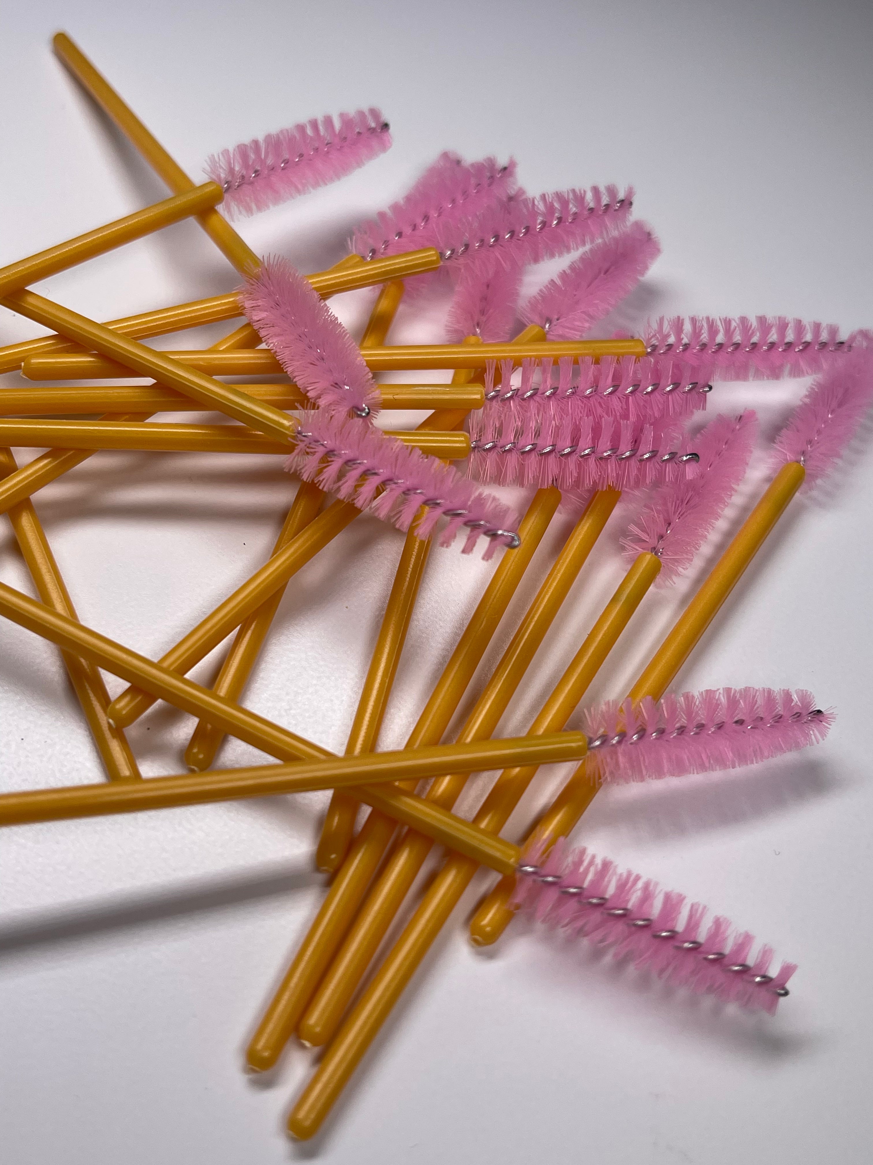 Eyelash brush